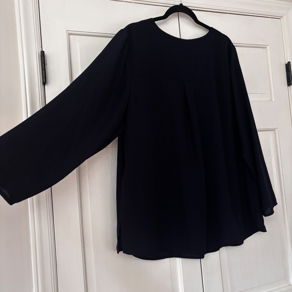 Talbots Navy Blue Plus Size 2X Blouse Long Sleeve V Neck Flowy Lightweight Top - Picture 10 of 10
